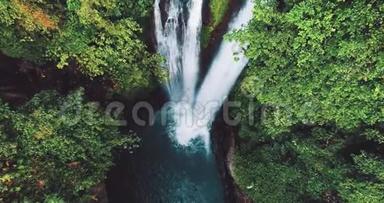 巴厘岛美丽的AlingAling瀑布的鸟瞰图